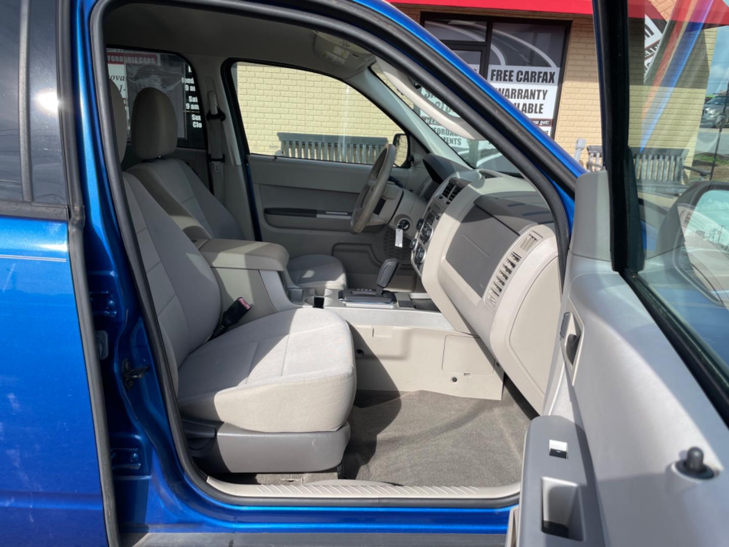 2011 Blue Ford Escape (1FMCU0D76BK) with an 4-Cyl, 2.5 Liter engine, Automatic, 6-Spd w/Overdrive transmission, located at 8008 Warden Rd, Sherwood, AR, 72120, (501) 801-6100, 34.830078, -92.186684 - Photo#8